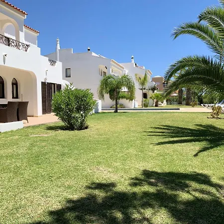Сasa de vacaciones Charming House In + Pool *