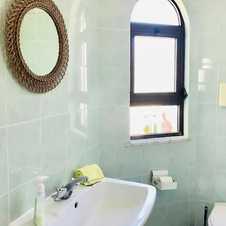 Charming House In + Pool Hébergement de vacances *