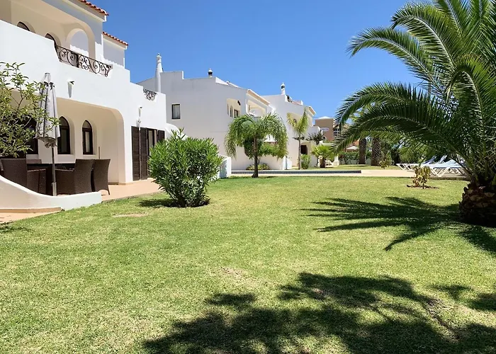 Ferienhaus Charming House In + Pool *