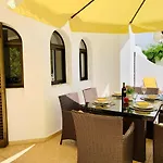 Charming House In + Pool Nyaraló *