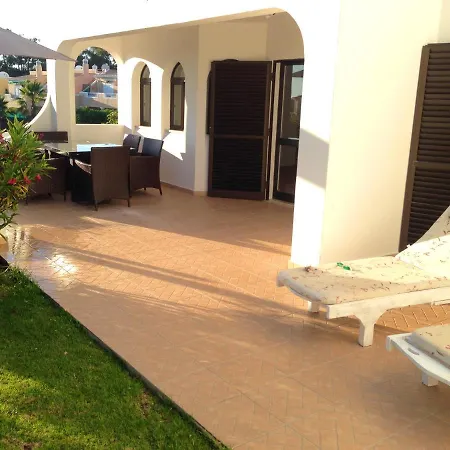 Casa de Férias Charming House In + Pool Carvoeiro (Lagoa)